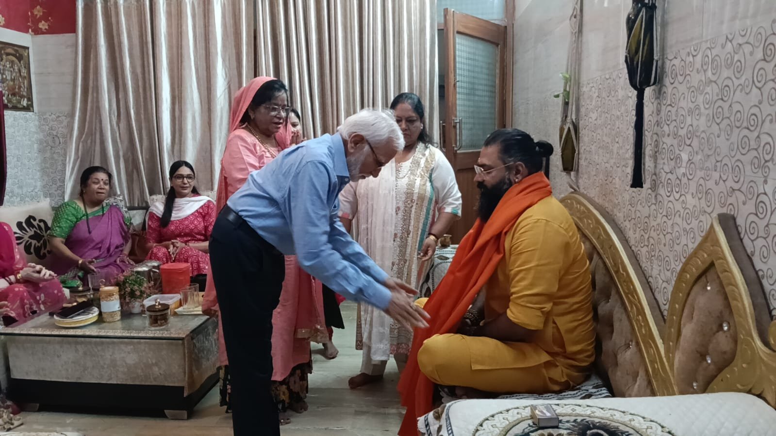 कबीर जी महाराज परिवारों और समुदाय के साथ — Janpad संवाद का अनुभव